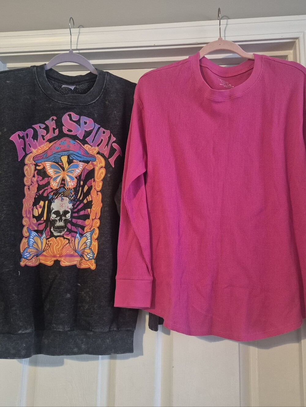 No Boundaries Graphic Sweatshirt & Hot Pink Waffle Thermal Top Lot - Size L